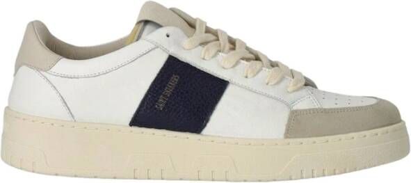 Saint Sneakers Witte Leren Sneakers met Geperforeerde Neus White Heren