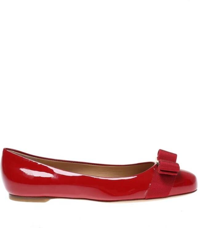 Salvatore Ferragamo Rode platte schoenen Elegant stijl Red Dames