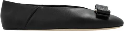Salvatore Ferragamo "Vara" Bow Ballerinas – Black in zwart