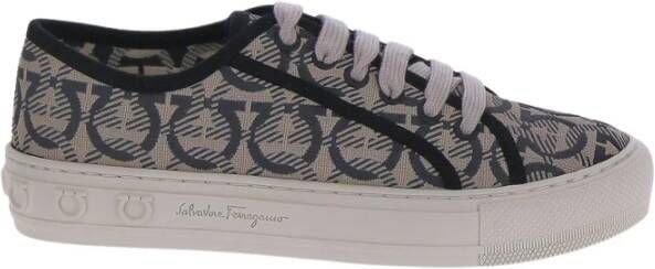 Salvatore Ferragamo Elegante Wimbledon Sneakers voor Dames Beige Dames