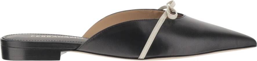 Salvatore Ferragamo Slippers & Mules Leather Mules With Bow in zwart
