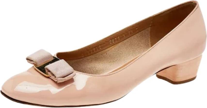 Salvatore Ferragamo Pre-owned Leather heels Beige Dames