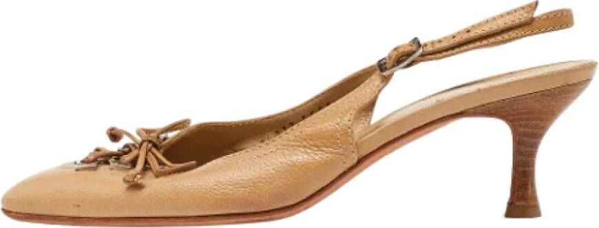 Salvatore Ferragamo Pre-owned Leather heels Beige Dames