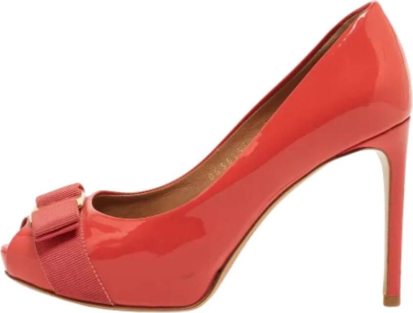 Salvatore Ferragamo Pre-owned Leather heels Orange Dames