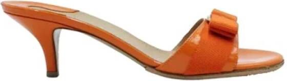 Salvatore Ferragamo Pre-owned Leather heels Orange Dames