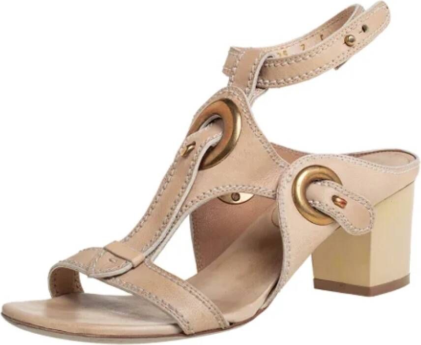 Salvatore Ferragamo Pre-owned Leather sandals Beige Dames