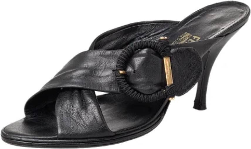 Salvatore Ferragamo Pre-owned Leather sandals Black Dames