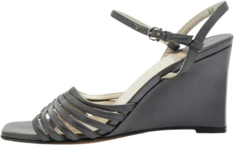 Salvatore Ferragamo Pre-owned Leather sandals Gray Dames