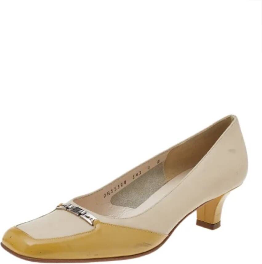 Salvatore Ferragamo Pre-owned Pumps Beige Dames