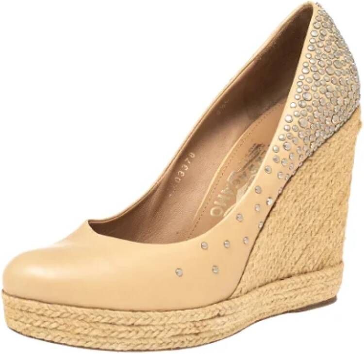 Salvatore Ferragamo Pre-owned Pumps Beige Dames