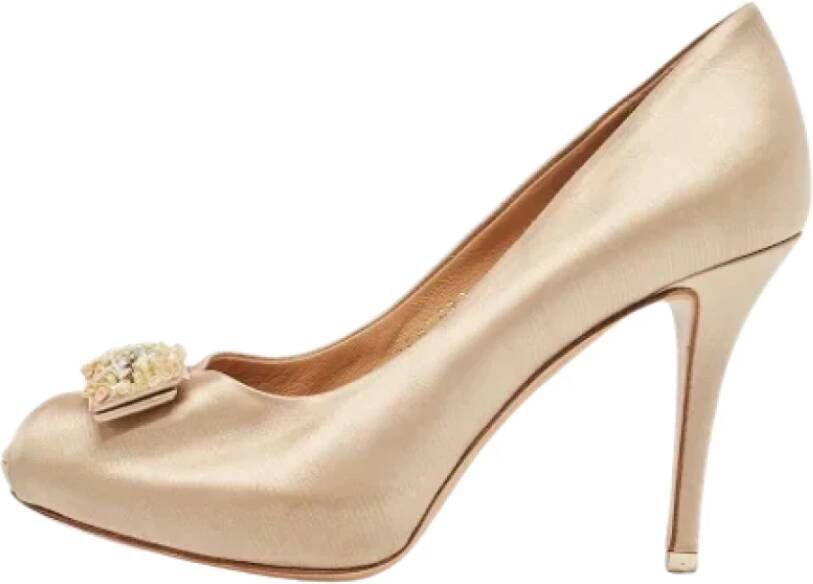 Salvatore Ferragamo Pre-owned Satin heels Beige Dames