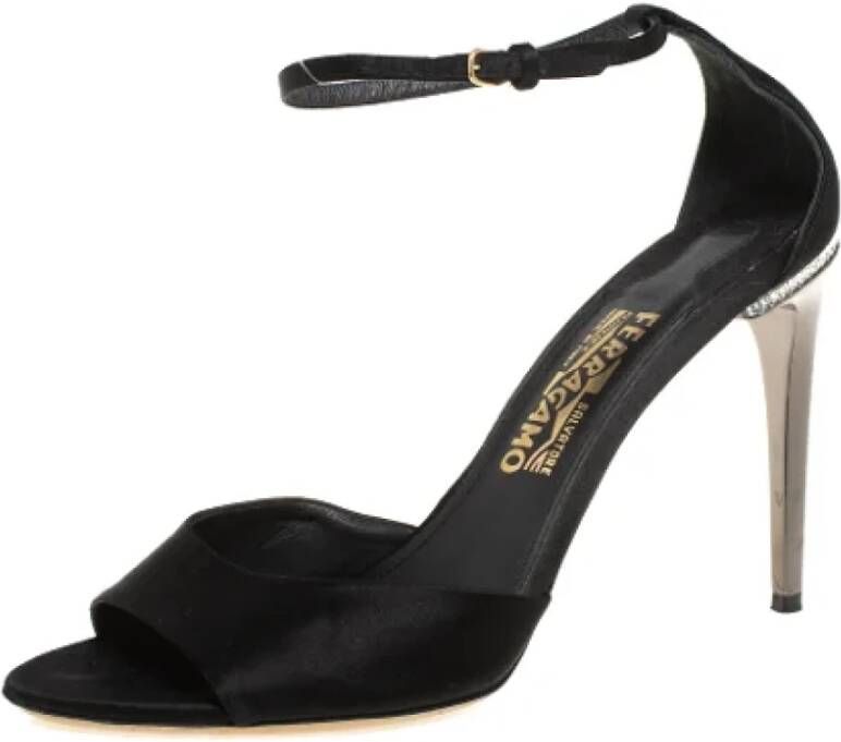 Salvatore Ferragamo Pre-owned Satin sandals Black Dames