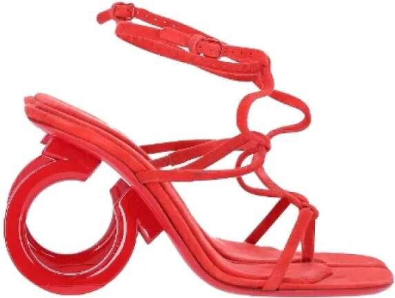 Salvatore Ferragamo Pre-owned Suede heels Red Dames