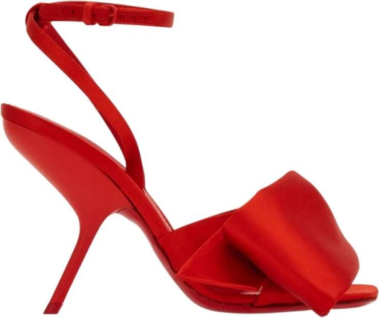 Salvatore Ferragamo Vurige Rode Sandalen met Grote Strik van Leer Rood Dames