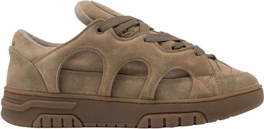 Santha Sneaker Model 1