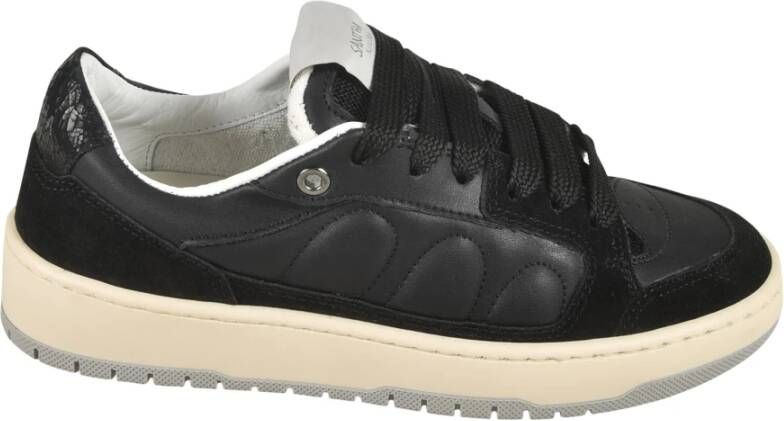 Santha Zwarte Sneakers