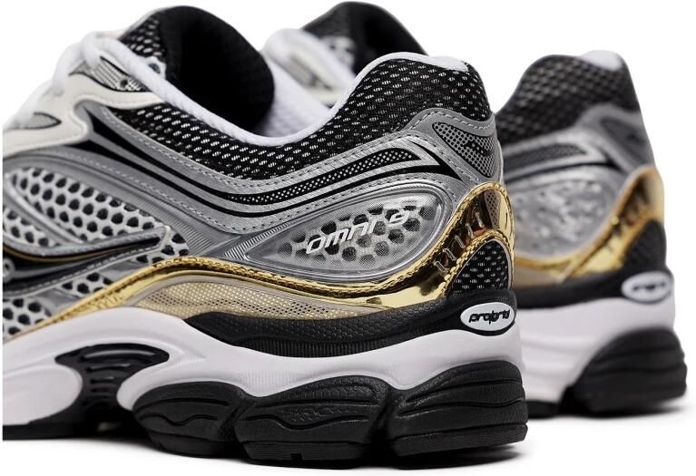 SAUCONY Lage Sneakers Progrid Omni 9 Maat: 38 Materiaal: Leatherlook Kleur: Zilverkleurig