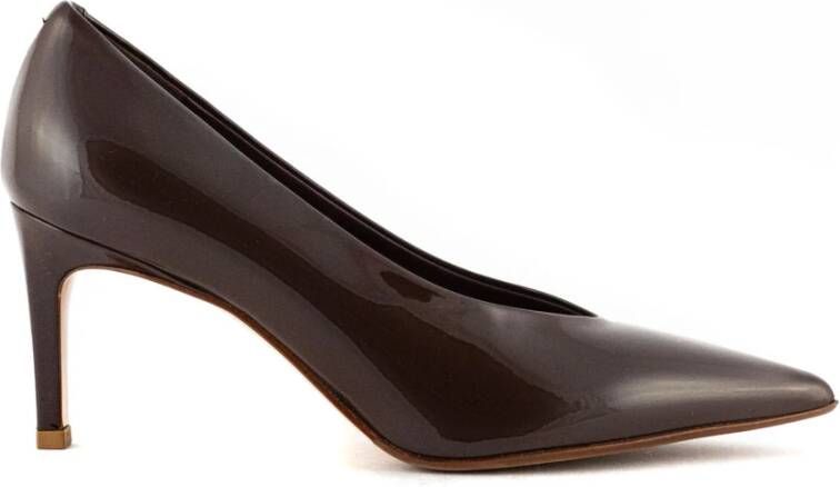 Sergio Levantesi Bruine Lakleren Pumps met Puntige Neus