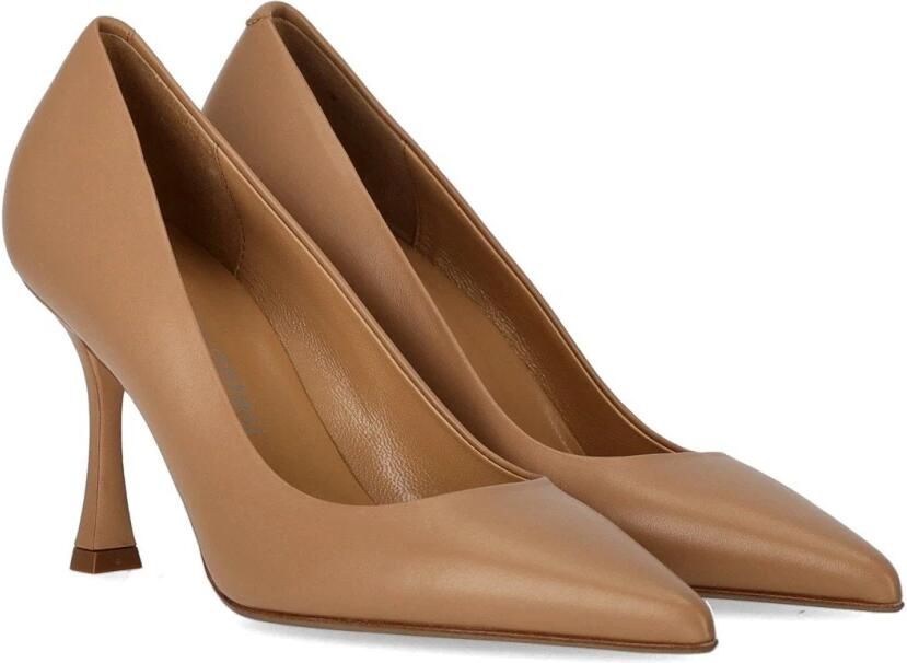Sergio Levantesi Beige Leren Pumps met Puntige Neus