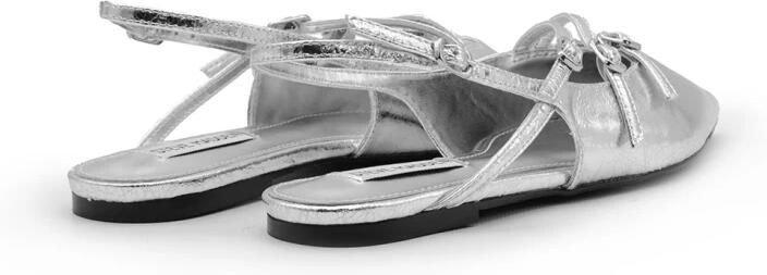 Steve Madden Ballerina