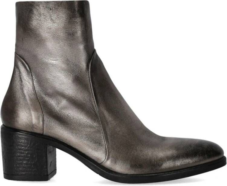 Strategia Boots Grey Heeled Ankle Boot in grijs