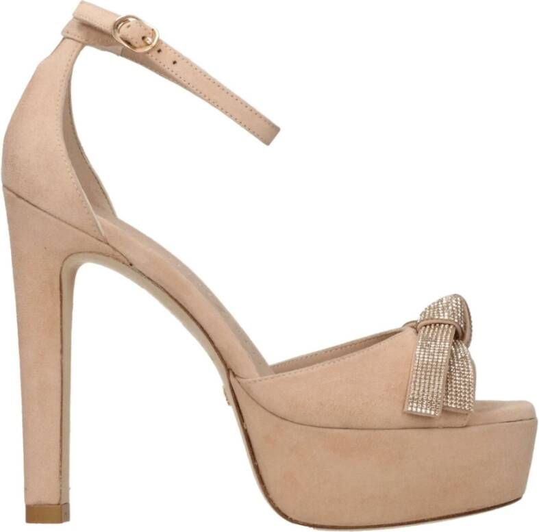 Stuart Weitz Beige Leren Sandaal met Gespsluiting