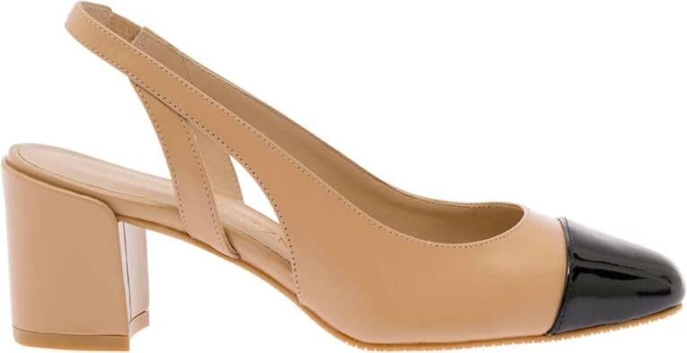 Stuart Weitzman Beige Leren Slingback met Contrasterende Inzet Beige Dames