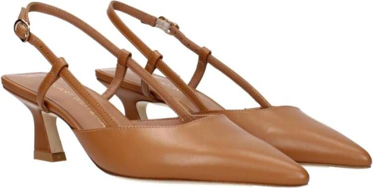 Stuart Weitz Bruin Leren Mid Heel Pumps