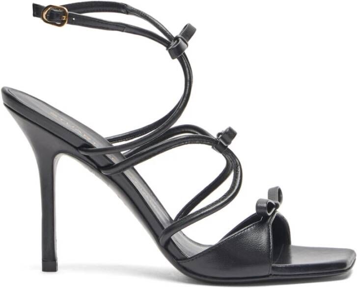Stuart Weitz Elegante Sandaal met Strikaccent