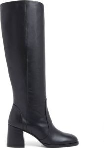 Stuart Weitzman Nola Laars Stijlvol en Trendy Schoeisel Zwart Dames
