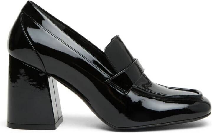 Stuart Weitzman Loafers & ballerina schoenen Sleek 85 Loafer in zwart
