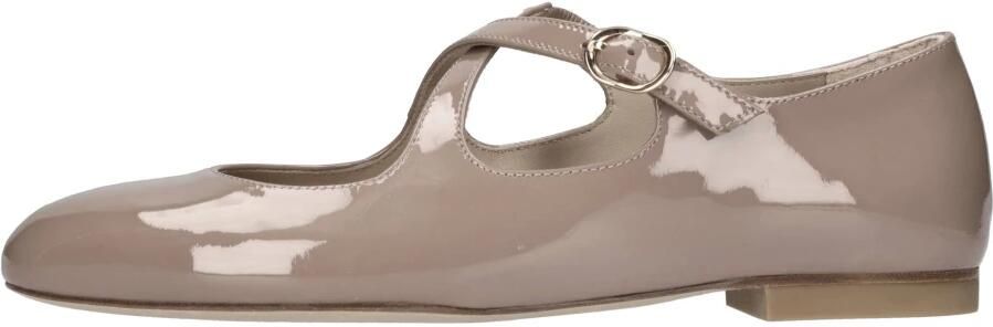 Stuart Weitzman Clem Patent Ballerina's