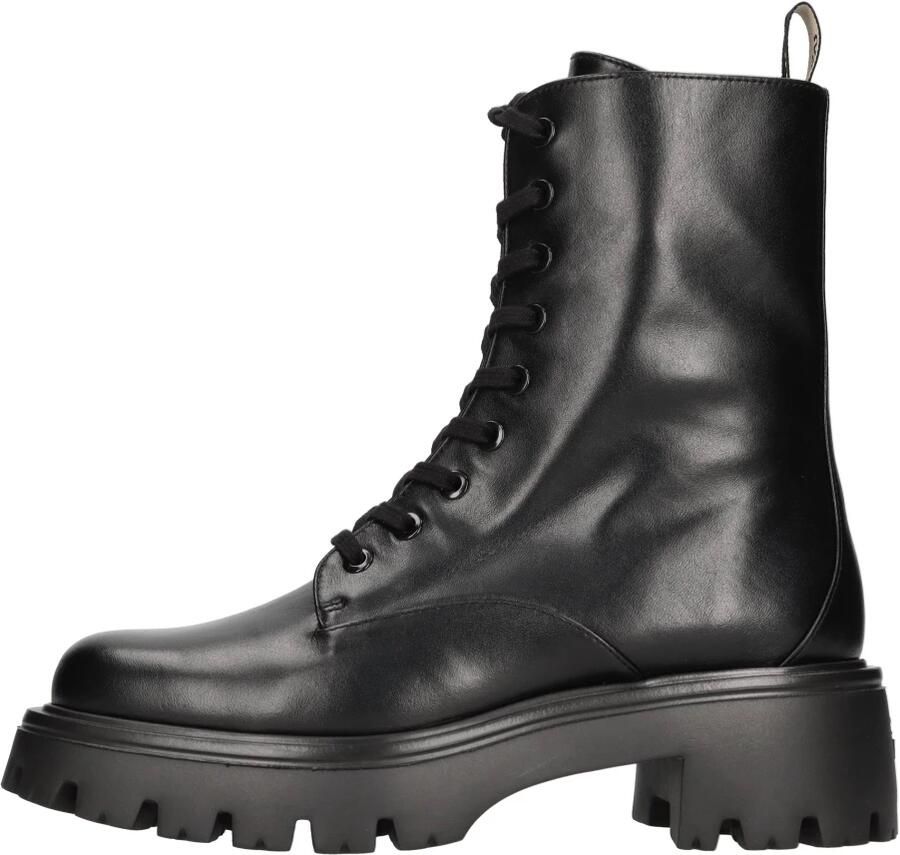 Stuart Weitzman Emerson Lace-Up