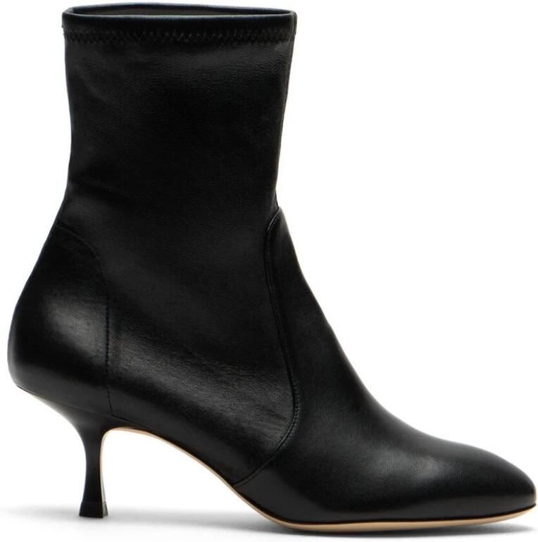Stuart Weitzman H26 Laars