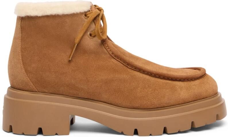Stuart Weitzman HUDSON SHEARLING CHUKKA