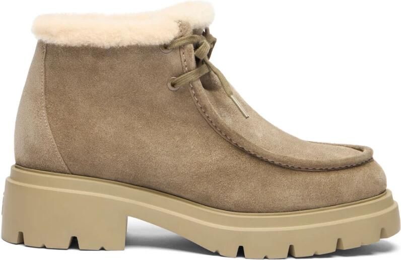 Stuart Weitzman Hudson Shearling Chukka