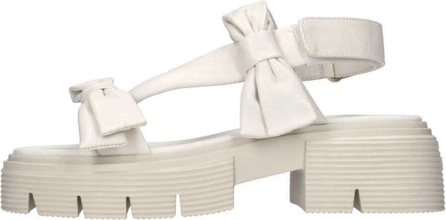 Stuart Weitzman Platte Sandalen