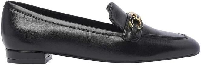 Stuart Weitzman Signature Square Leather Loafers in zwart