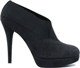 Stuart Weitz Suede Pumps Art. Greatneck