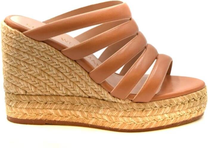 Stuart Weitzman Verhoog je zomerse stijl met sleehak sandalen Beige Dames