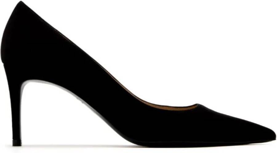 Stuart Weitz Zwarte Suède Pumps met Puntige Neus