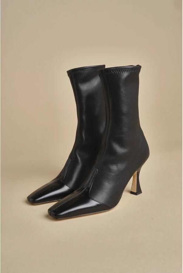 Studio Amelia Zwarte leren enkellaarzen