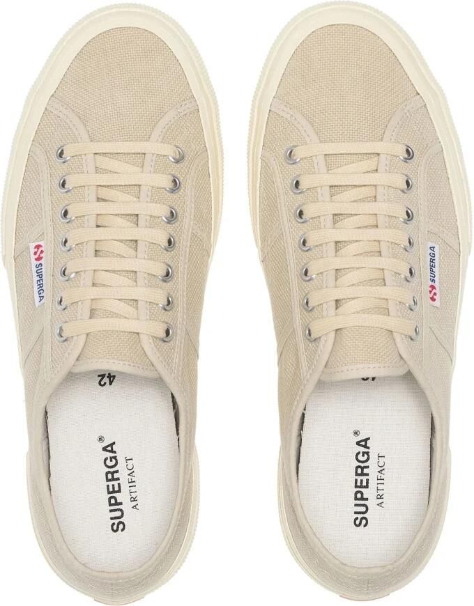 Superga Classic Platform Footwear with Lace-Up Closure and Rubber Sole for - Foto 2