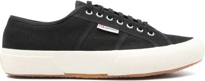 Superga Zwarte Vetersneaker met Ronde Neus
