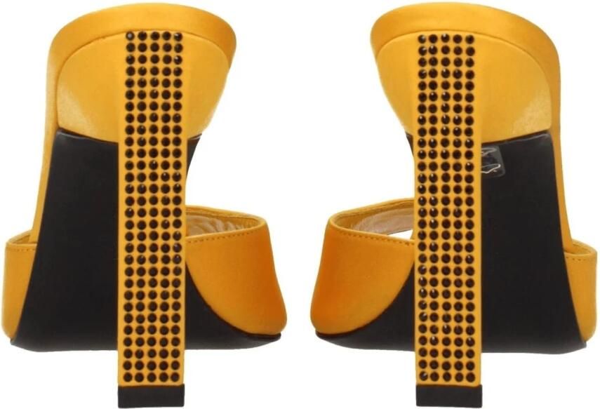 The Attico Oranje Satijnen Stiletto Hakken Sandalen