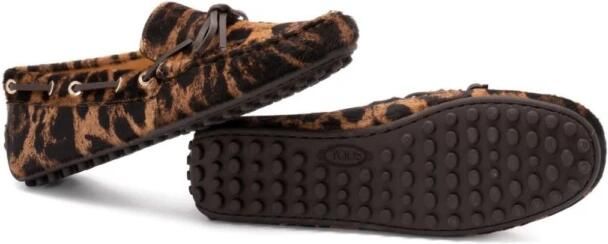 Tod's Loafers met Luipaardprint en Rubberen Zool