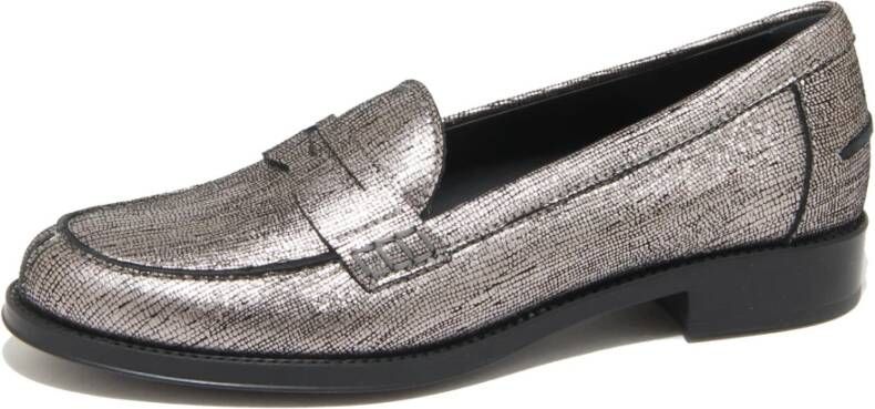 Tod's Zilveren glanzende leren loafers