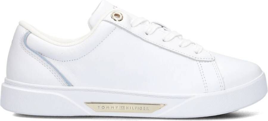 Tommy Hilfiger Plateausneakers CHIC COURT SNEAKER vrijetijdsschoen lage schoen veterschoen gouden sieraandeel