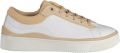 TOMMY JEANS Plateausneakers TJW RETRO BASKET FLATFORM ESS met logo-tekst in de zool vrijetijdsschoen lage schoen veterschoen - Wit