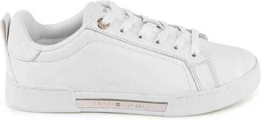 Tommy Hilfiger Plateausneakers CHIQUE COURT SNEAKER Vrijetijdsschoen lage schoen veterschoen logo applicatie op het plateau - Foto 5